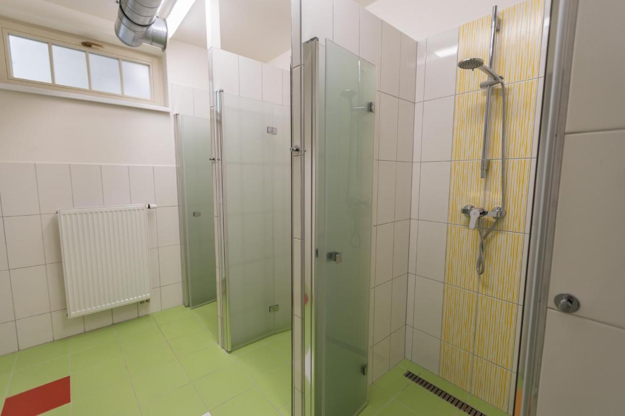 Capsule Hostel Andel Centre Spirit Prague Extérieur photo